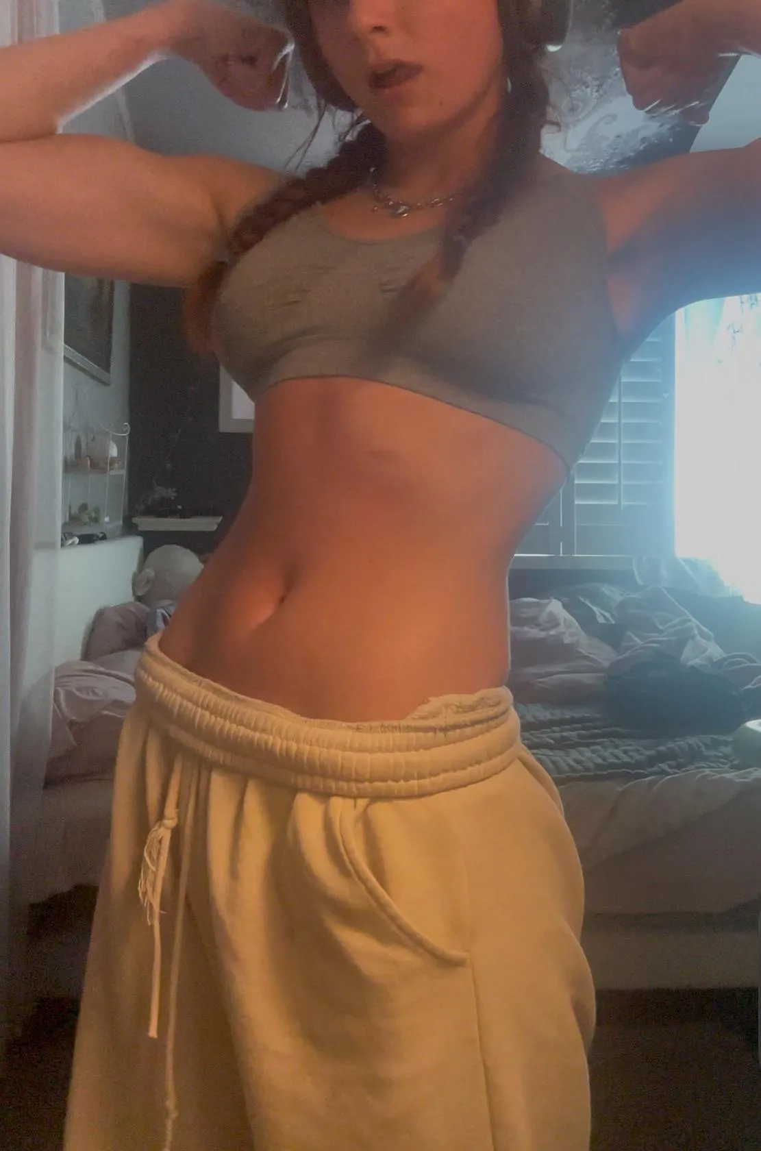 muscle mommy here to drain🤭