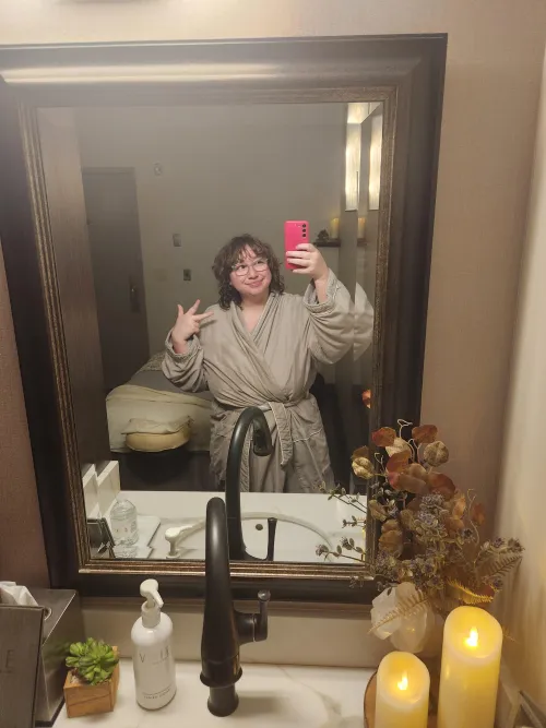 this loser is paying me $5 per upvote lmao