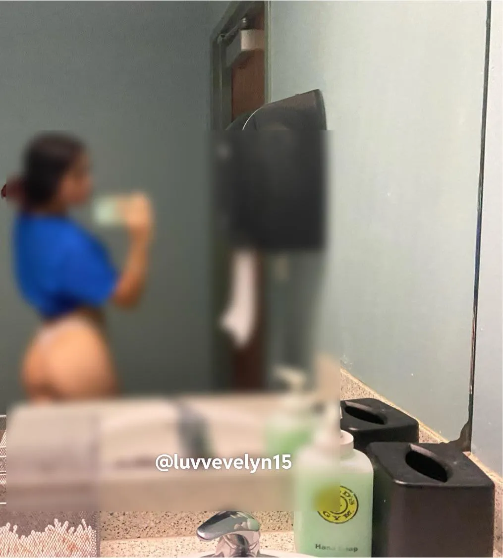 Who wants to see it unblurred😉🙈