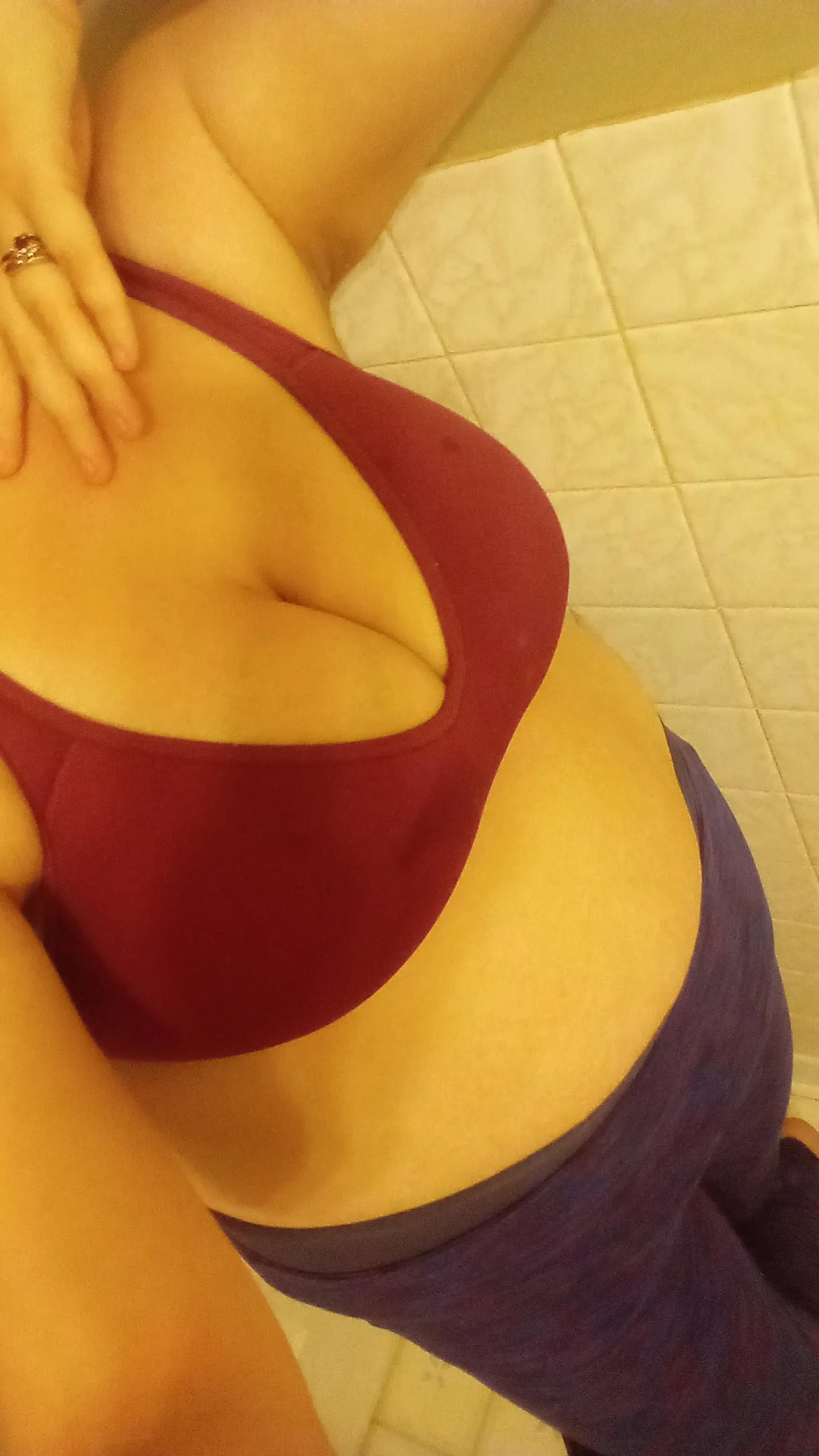 22f 23m anyone passing through Chouteau tonight?