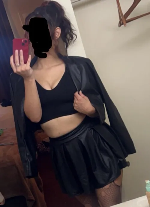 29 f4m dm me guys. In the city tonight so don’t miss your chance.