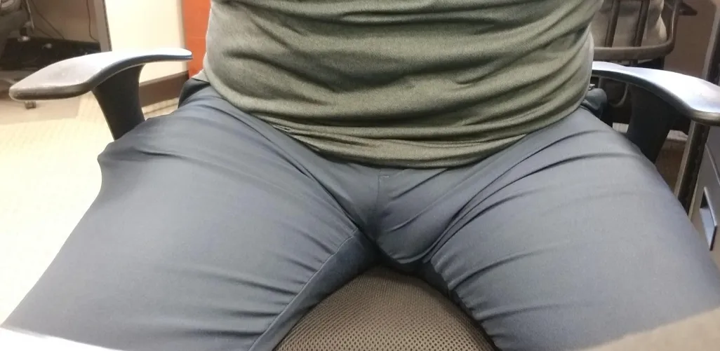 36 [galleria area] Married Bored Bicurious Hispanic guy bored at work looking for conversations.