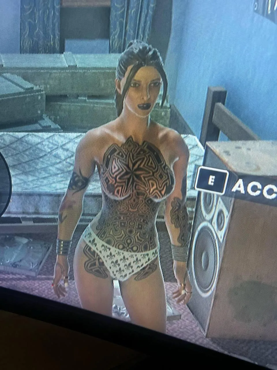 Anyone wanna play the remastered on PC and we can do hot outfits 😏