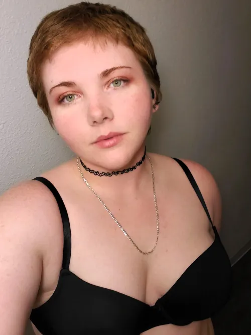 Do you think I look good in black? 🤭