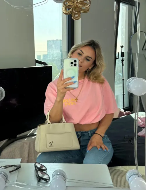 Ga jij op date met @sophietjuh.mm ?🙈