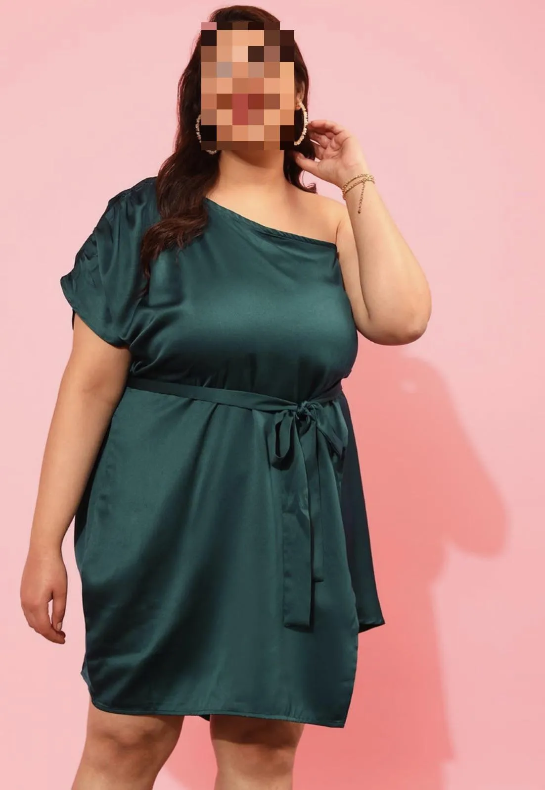 “(Hotwife)” Will guys fantasies me in today’s party?