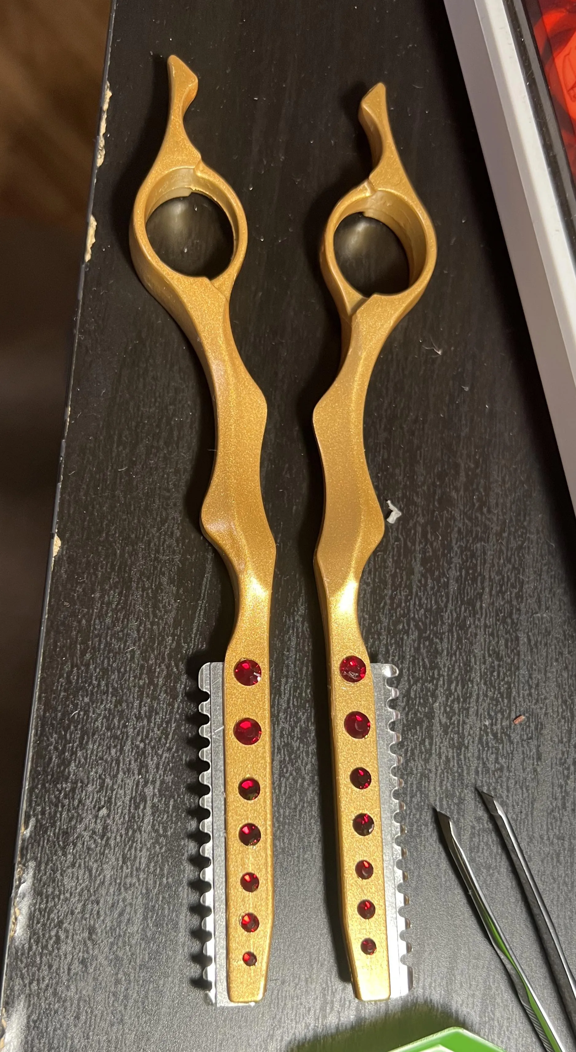 How to make detachable accessories?