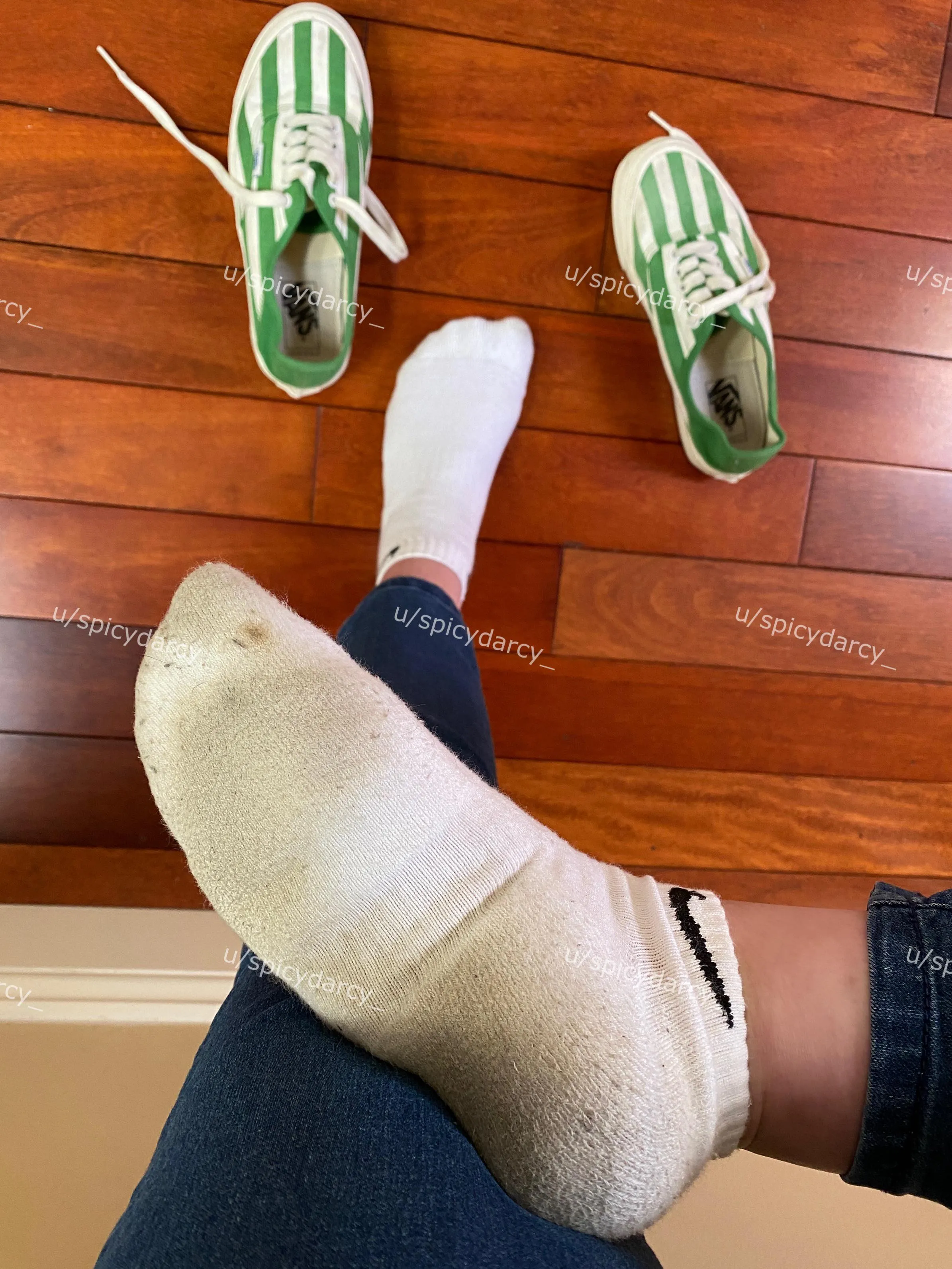 I would love you to put your face in my Nikes  . [selling] [USA]