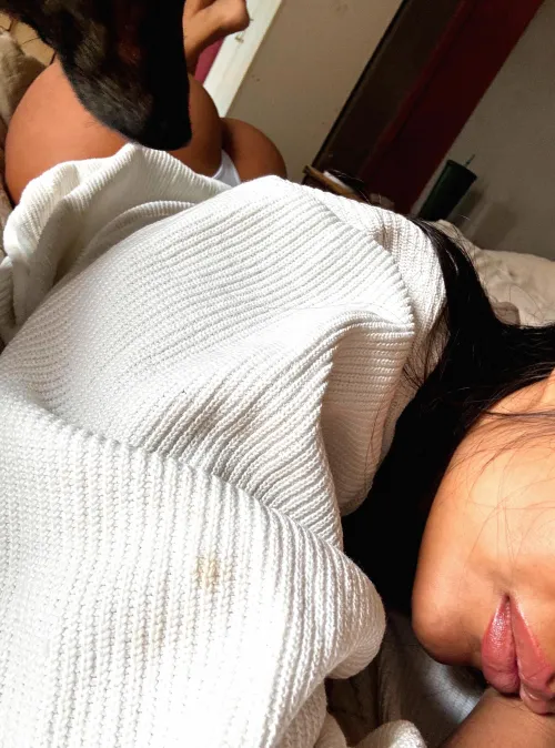 Just a young girl who want to be naked