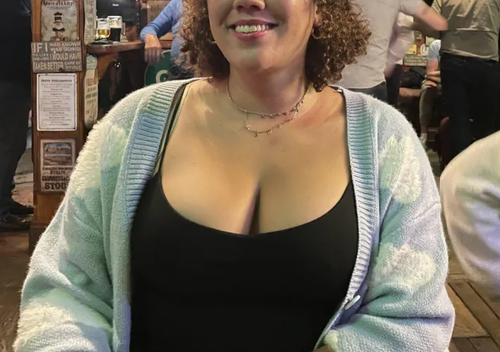 Just some natural cleavage at the pub