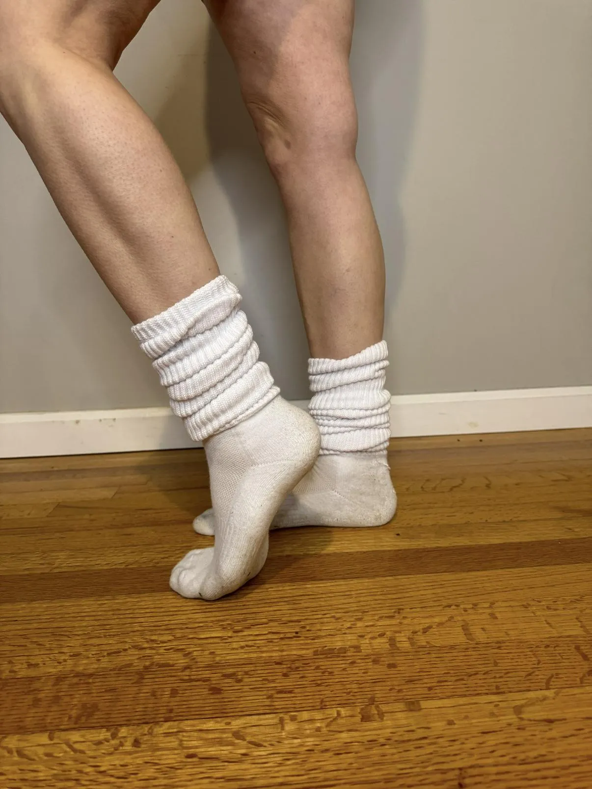 Slouch socks like a Hooters girl