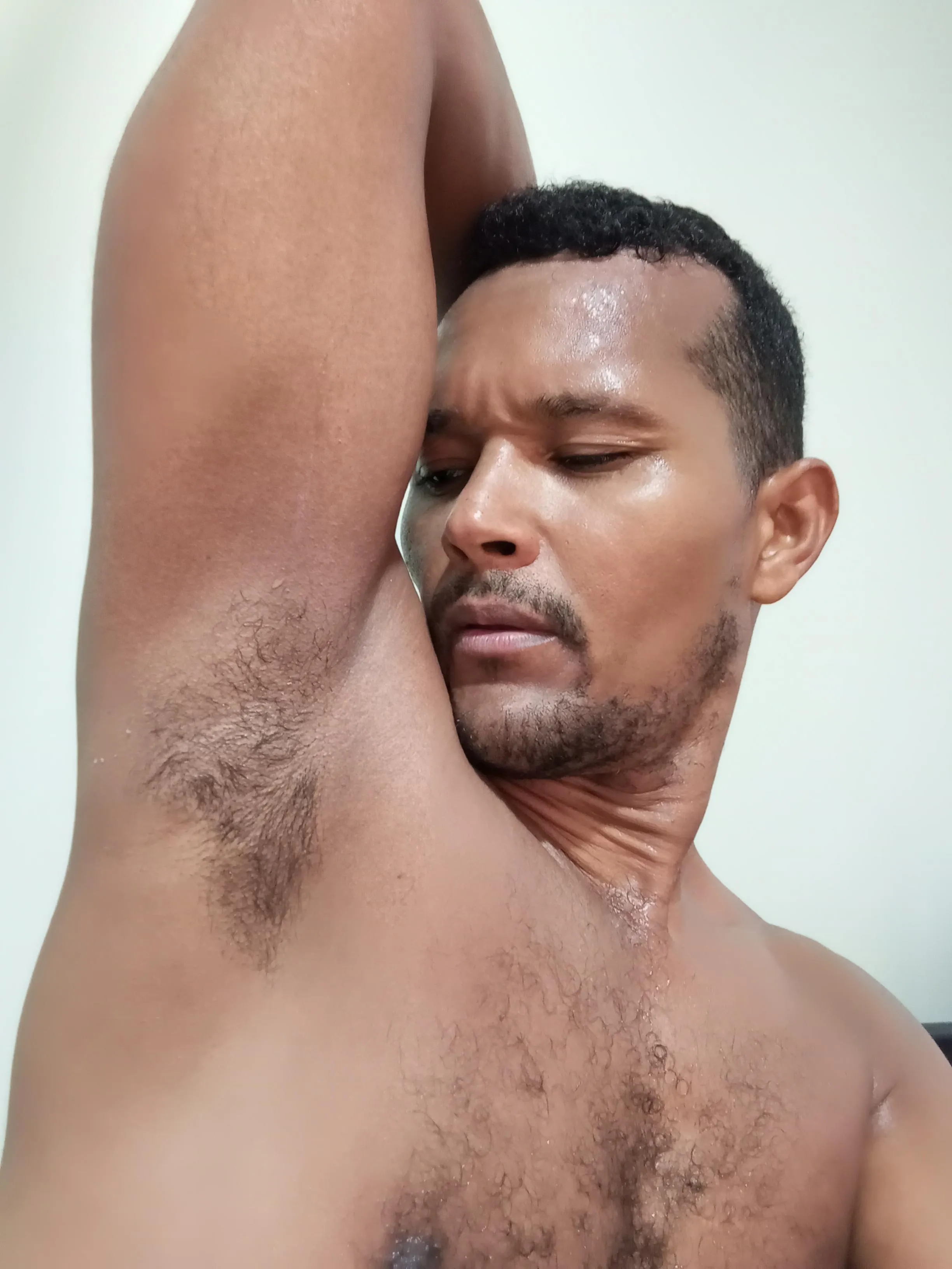There is nothing more exciting than the smell of a male armpit finishing training 💪😈
