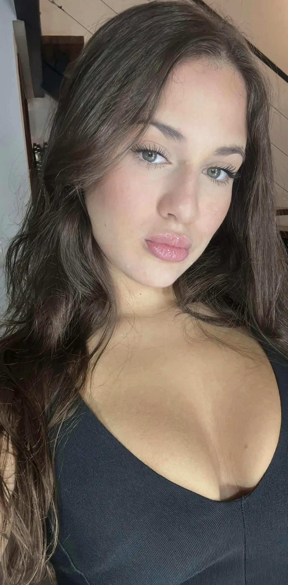 This young girl needs daddy (F19)