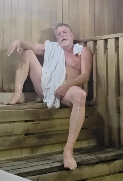 Cruising in the gym sauna in Folsom Ca