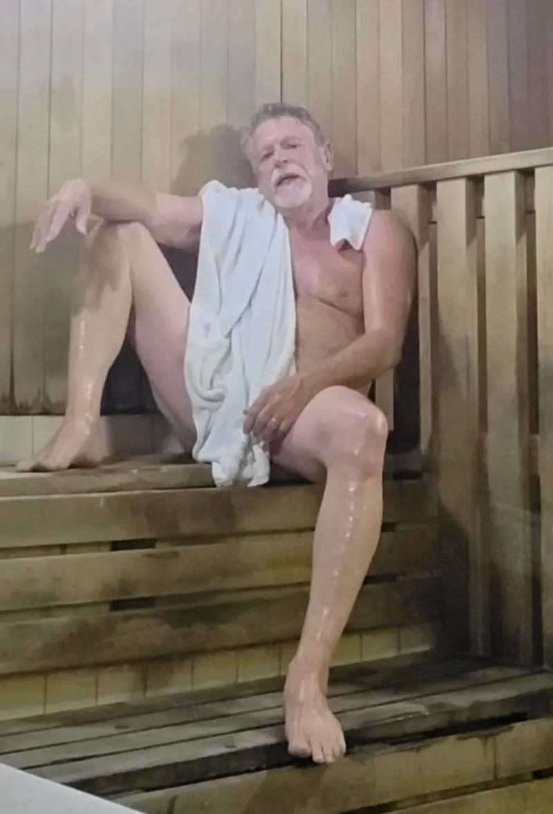 Cruising in the gym sauna in Folsom Ca