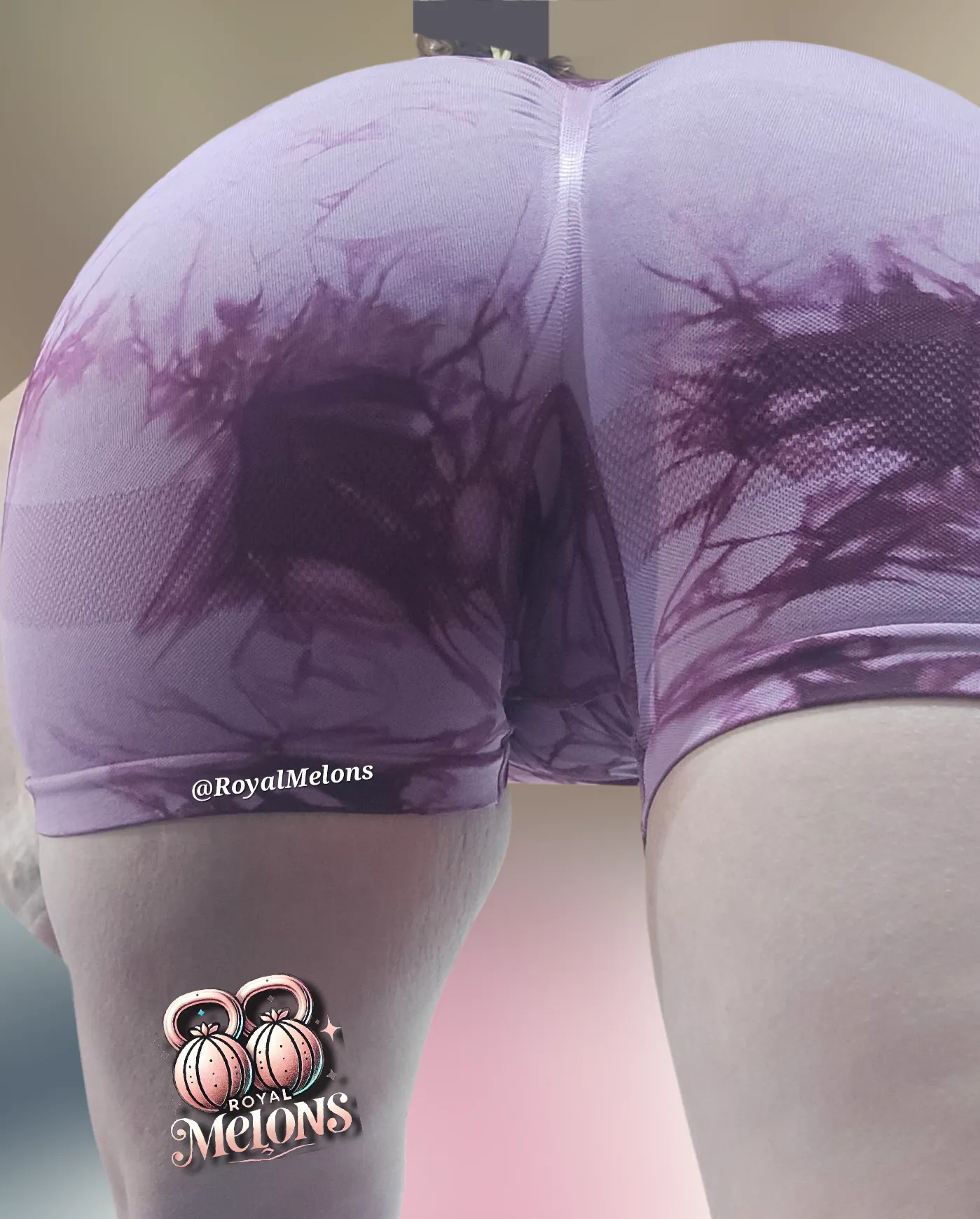 Monday Evening Sweat: MILF Curves in the Gym Glow