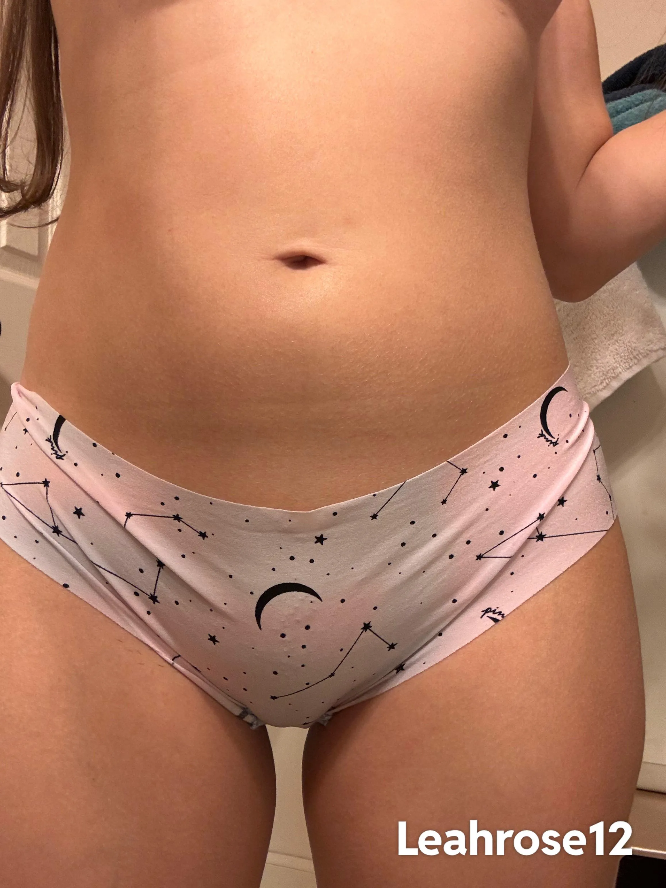 [selling] 4’8 petite selling my bras and panties! $30 each message me for more 💜