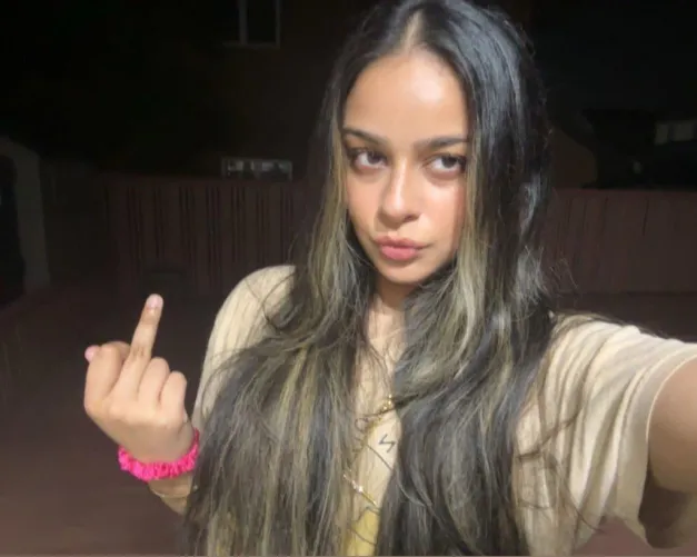 Betas paying hundreds for a flip off photo, you’re sad.