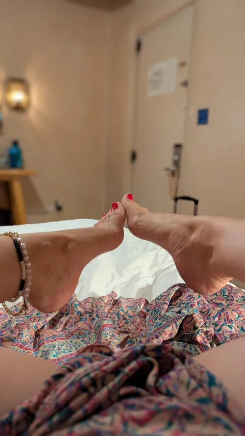 Goon away you silly beta. Send your thank yous through CashApp or Throne.