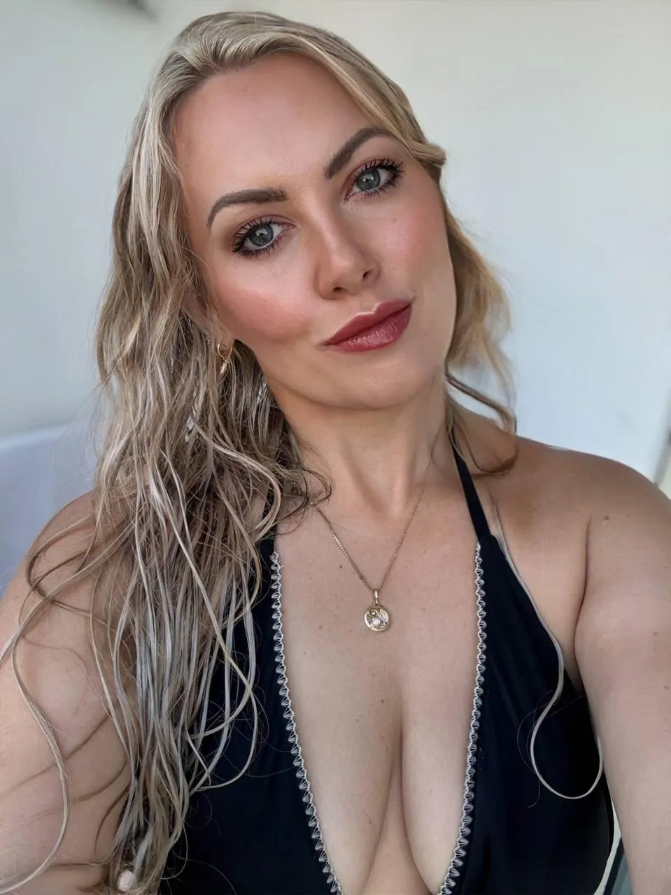 Heard you’re into blonde British mommy’s