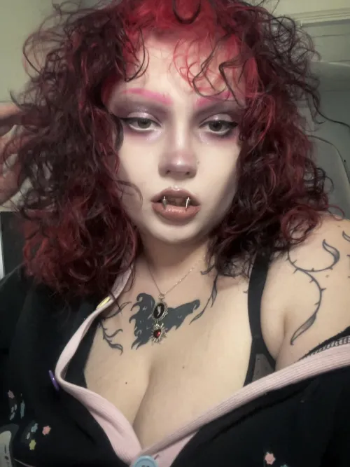 i've been working to perfect my undead makeup~