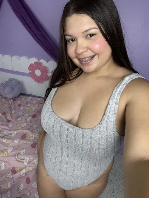 just alone at home rn so heres a cleavage pic hehe