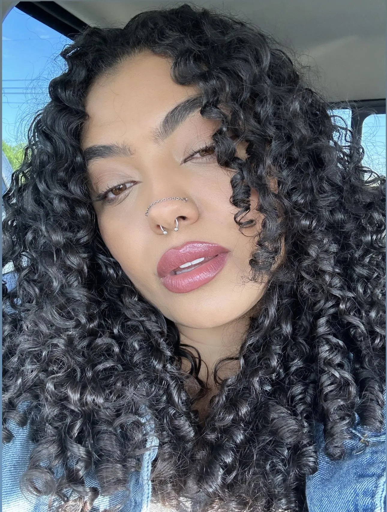 Looking for a weak simp to drain 🥀