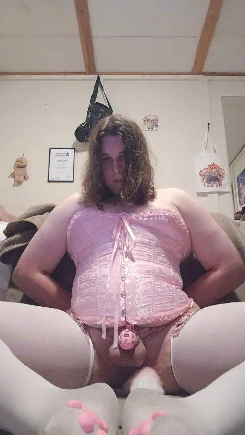 So horny in this cage 🥲