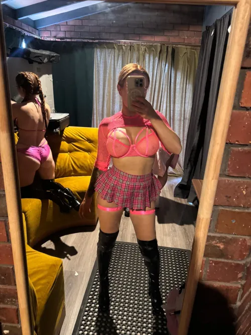 wondering if you’re married jerking off to my pics.. just say yes or no