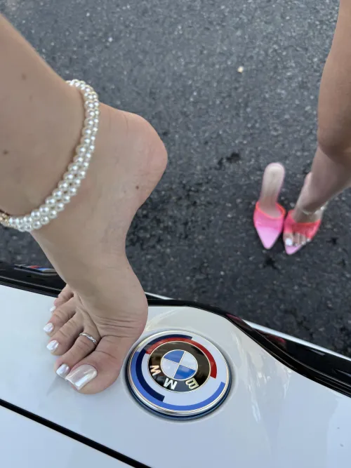 Worship these divine feet and feel the power of my dominance 👑