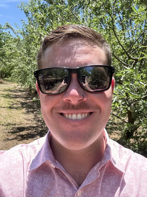 32 [M4F] #Chico - In town for business and looking for a lovely redditor to ride my face until my sheets are soaked (7/20 - 7/22)