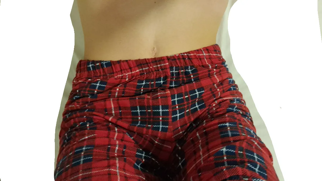 Biraz ilgi çok iyi gelirdi şimdi. Minyon kılsız femboylarla ilgileniyorum sadece