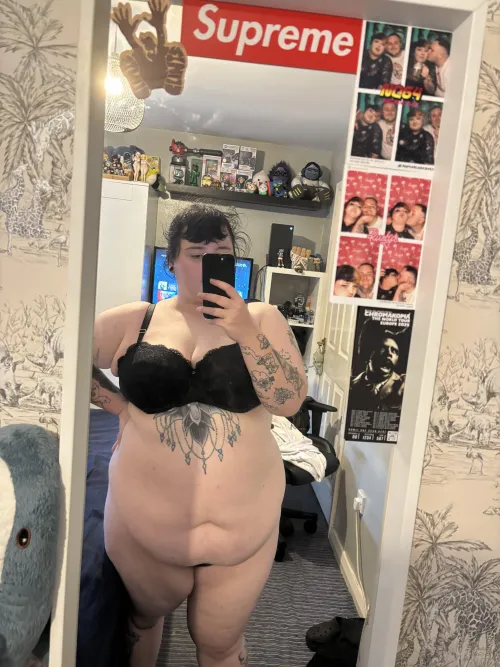 Can barely tell I’ve got underwear on 😵‍💫🐷