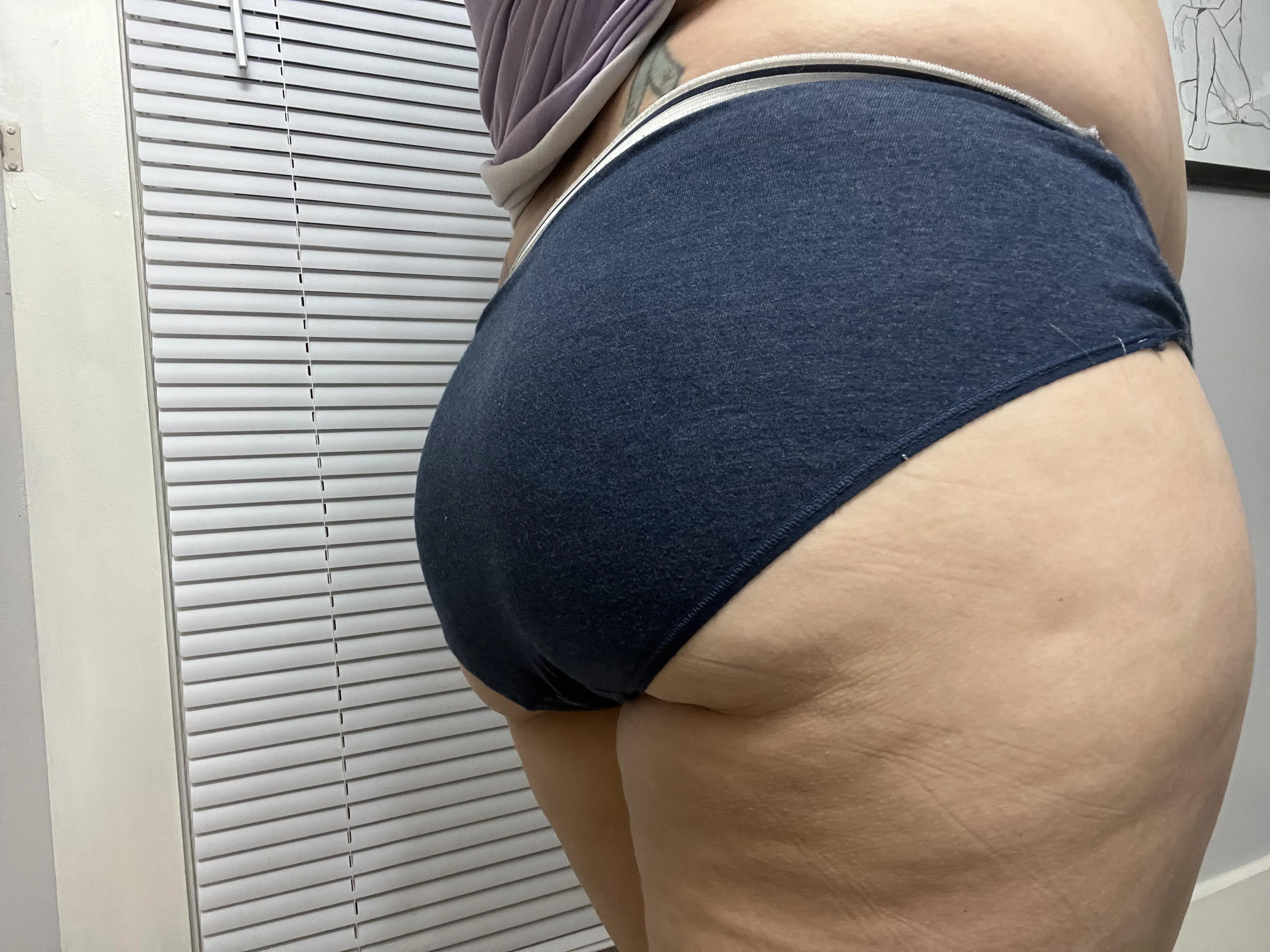 Come experience the sensational scent in my soaked panties. [selling] [USA]