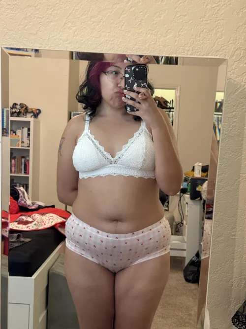 if you think i look cute, you should check out my links in my bio ;)