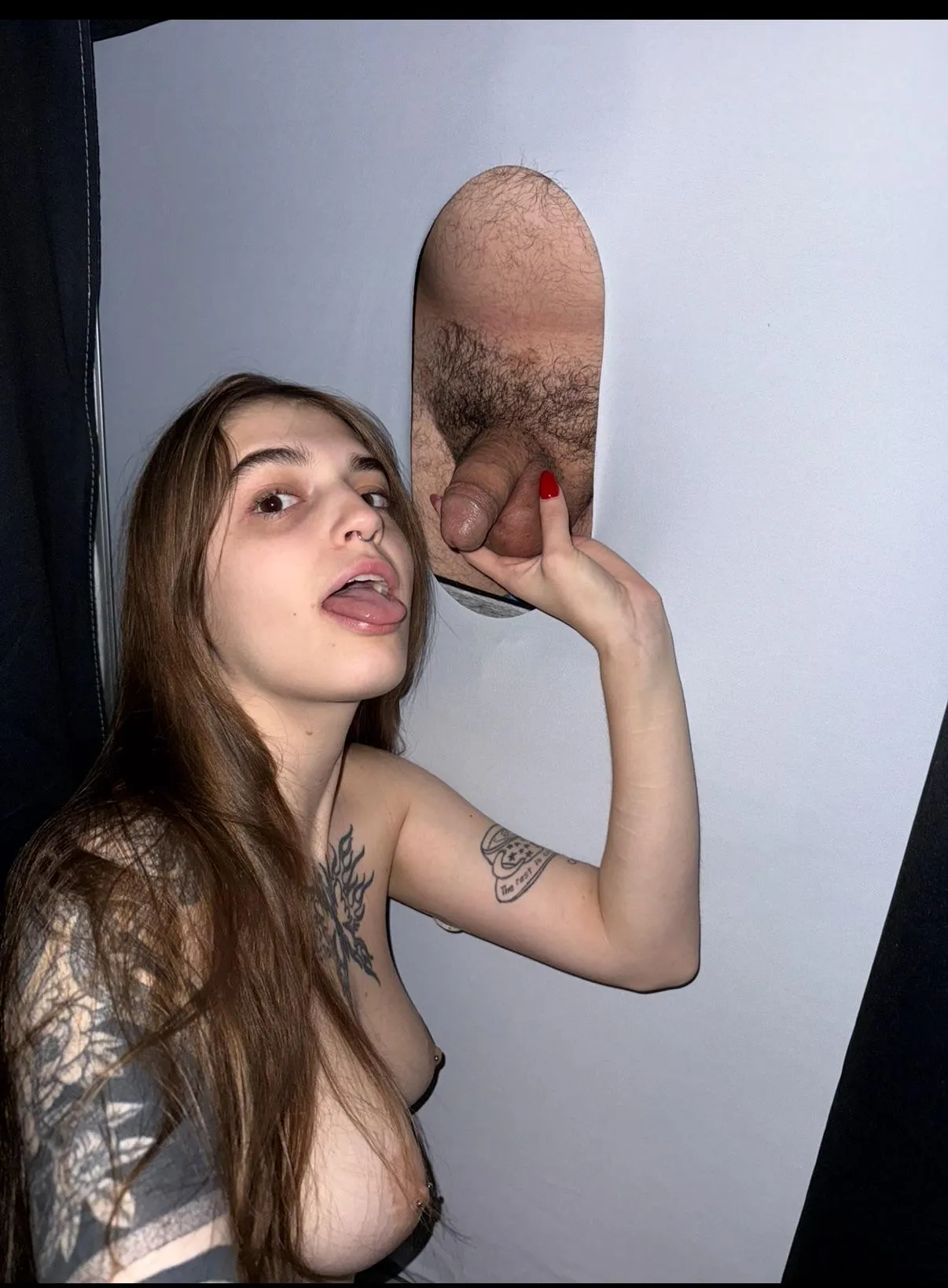 MF4MF let’s meet at a gloryhole!