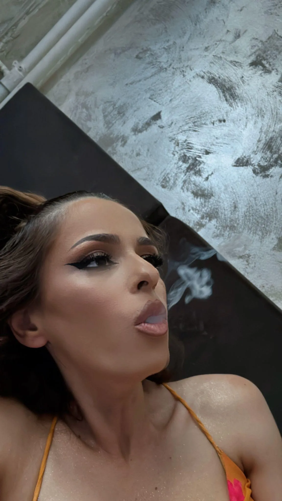 Good morning. I take your questions.