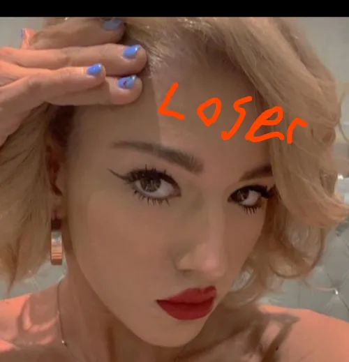 Hm what about her should come out next ? Everyone who's becoming a member to the page keelyrosexxxthehoe thank you! We are revealing everything over there cause she keeps blocking the truth.