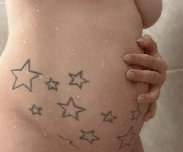 This [NeighborhoodMILF] is Growing in all the best places…