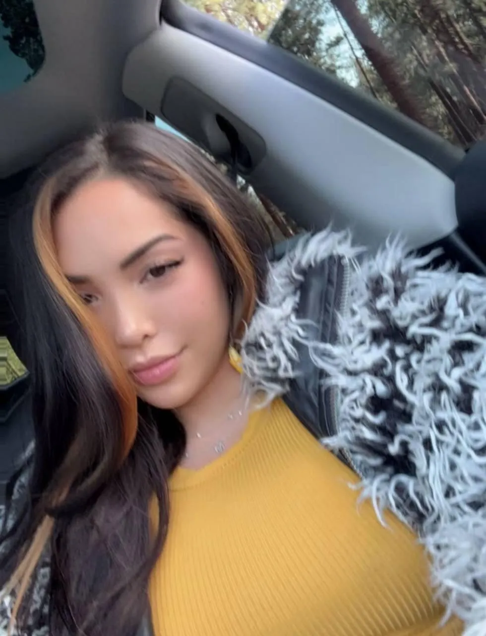 23F - single , chill down to earth and love to dominateee and peeegmen