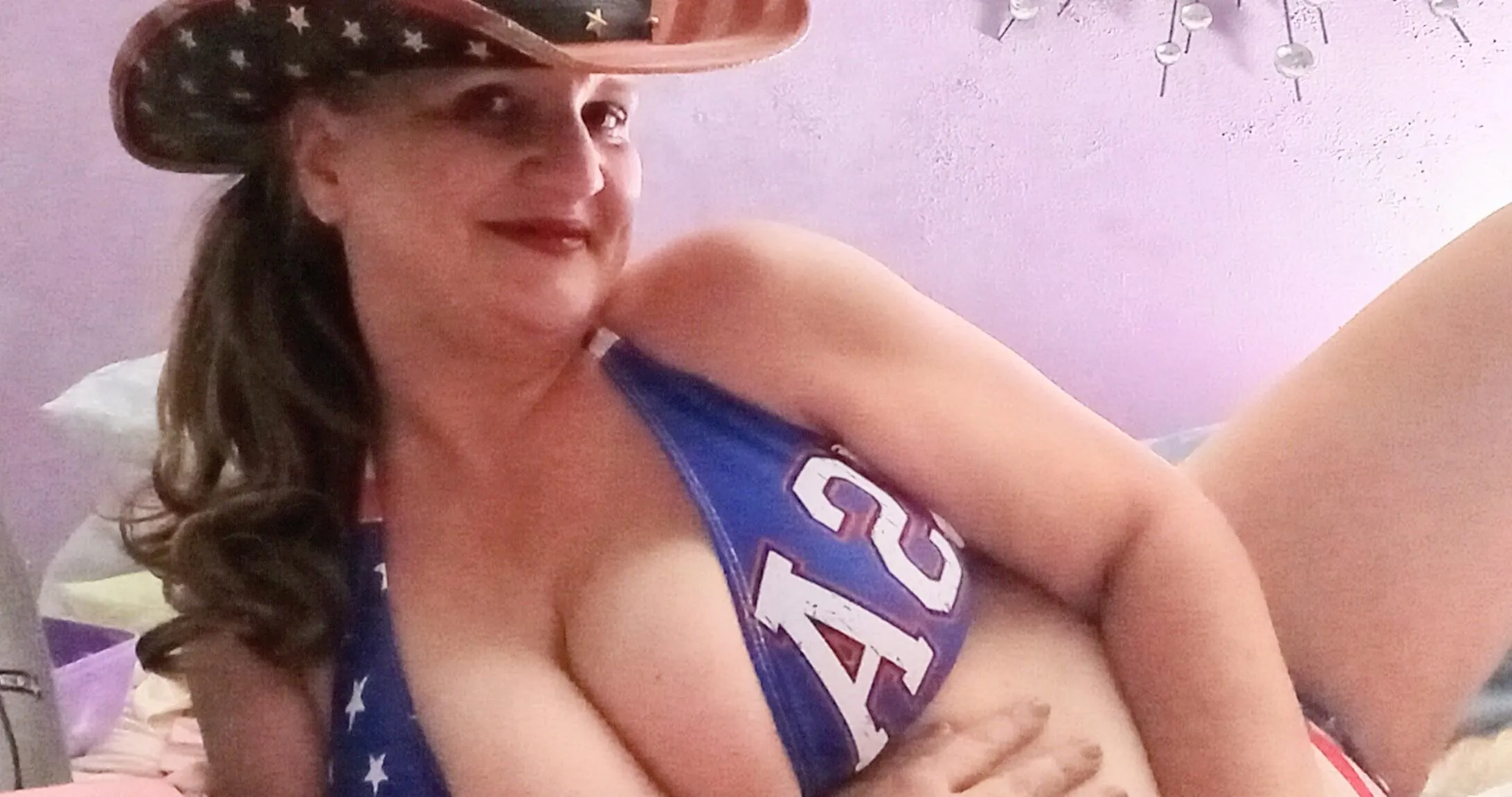 [50] female looks who back