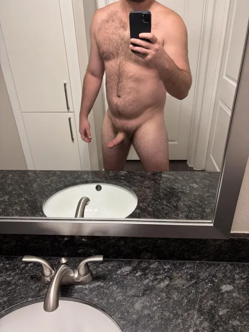 A mirror pic never hurt nobody!