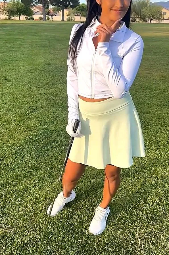 Allow me to entertain you in course 🤭😘