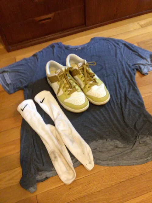 Another peel them off clean me up day. Drenched in raw male sweat, stink & dirt. Nike Dunks size 11, Nike white crew socks, t-shirt.