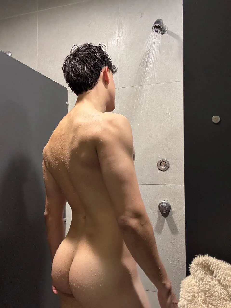 Breed my virgin ass daddy and be gentle🫣💦