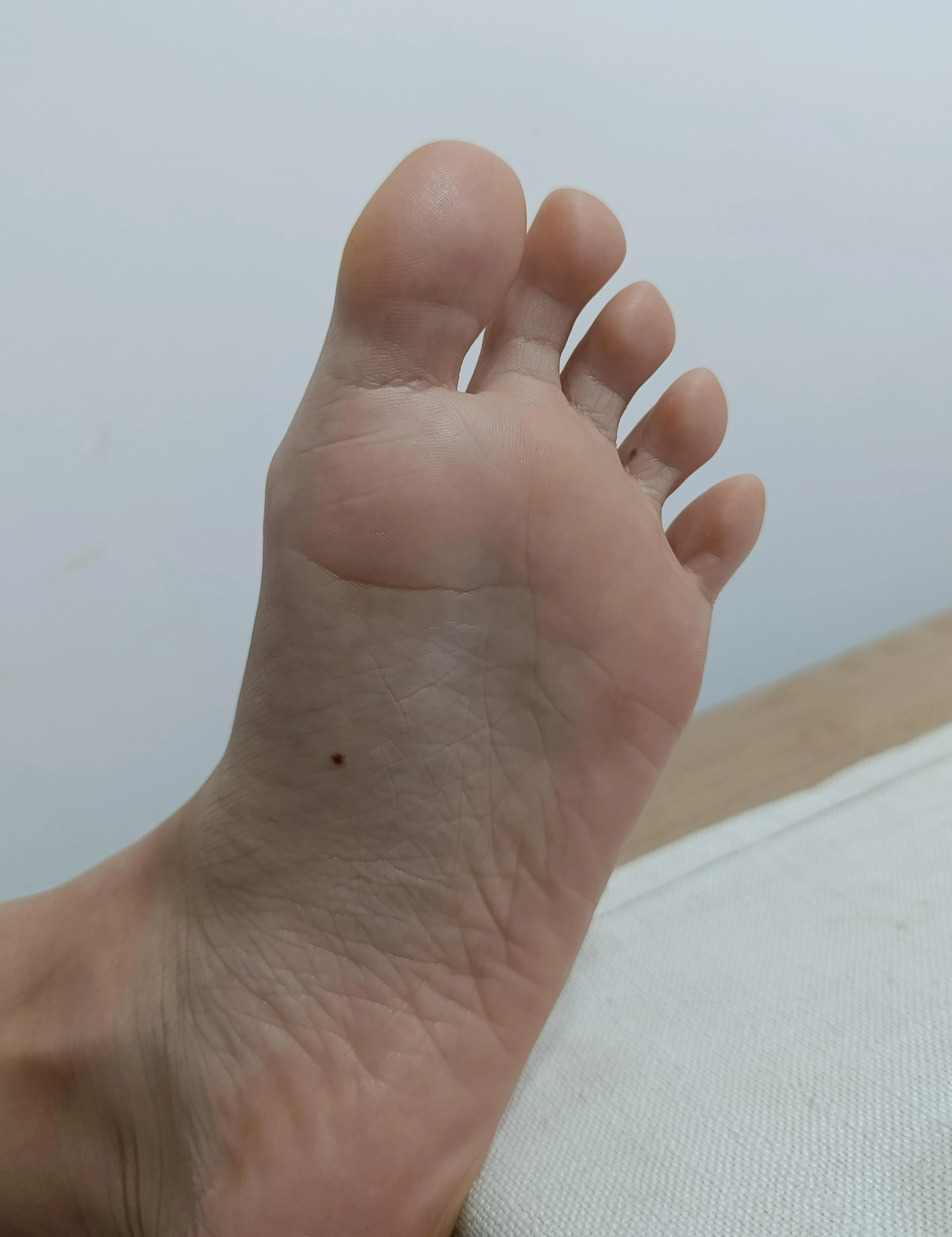 I like them desperate, needy, obsessed with my feets