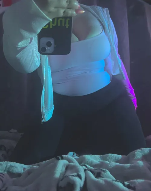 Mean girl energy looks good on me