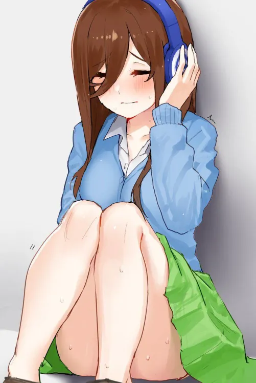 Miku Nakano Sweating In Heat (Quintessential Quintuplets)