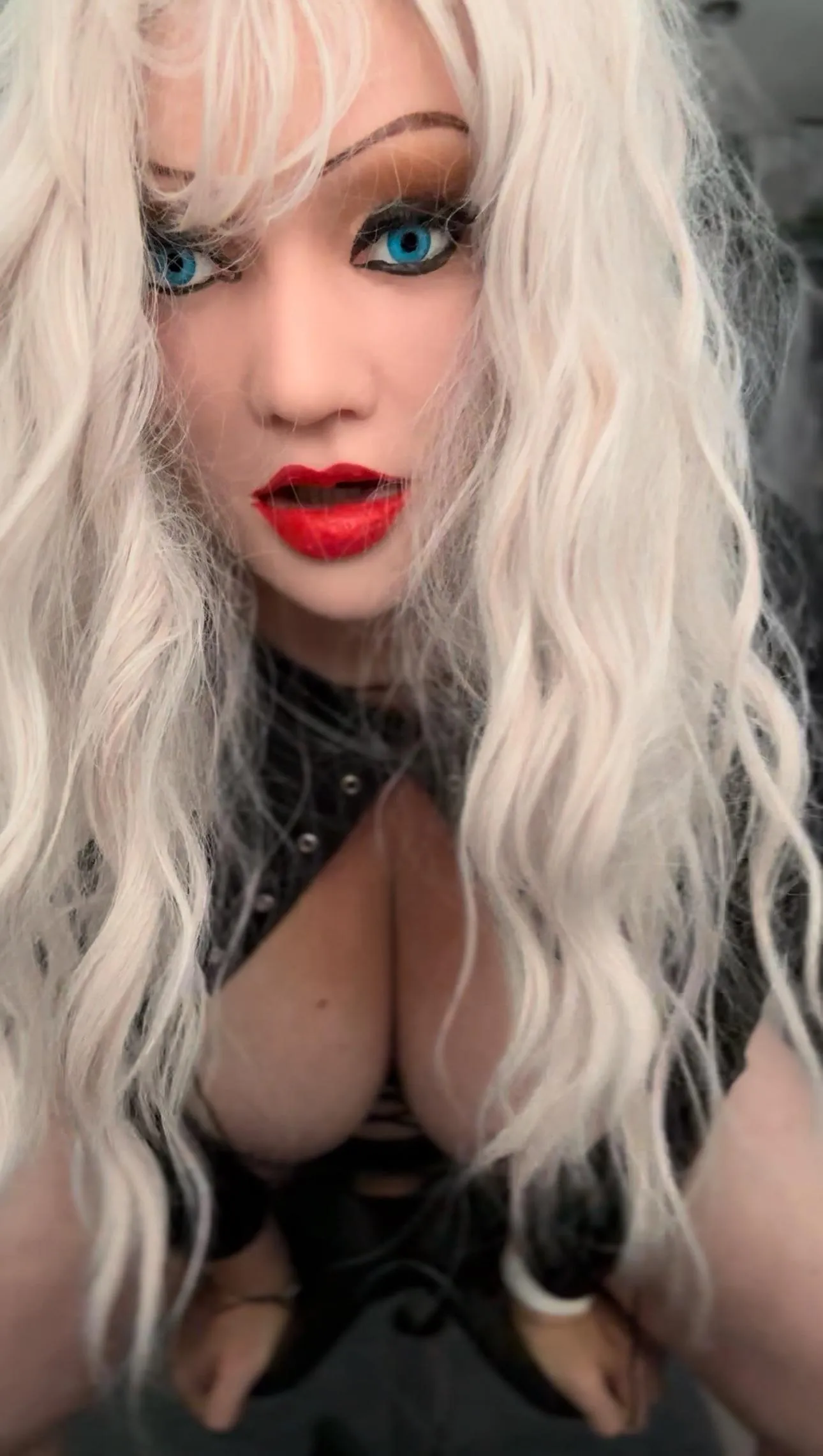 Morning, just up and about early ready for play time.