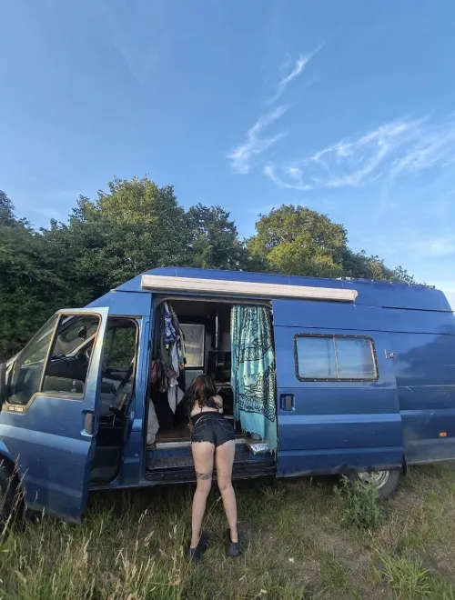 Never know whats waiting in the countryside 😜